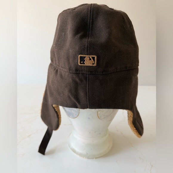 Toronto Blue Jays trapper hat with sherpa lining - Picture 5 of 14